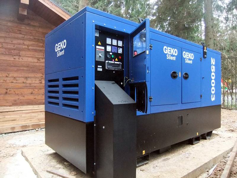 Резервная электростанция GEKO 250003ED-S/DEDA SS для коттеджа